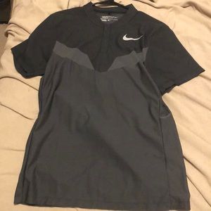 Small Nike golf dri-fit polo
